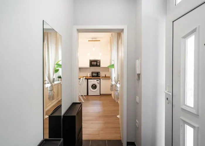 Boutique 2 Apartment *